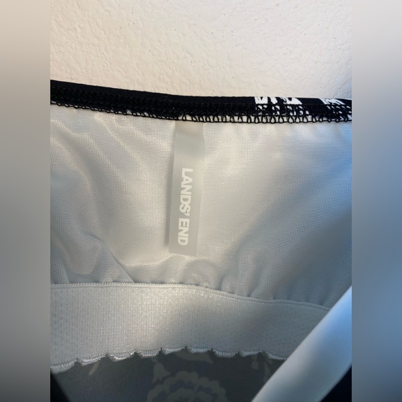 NWOT LANDS‎ END BLACK AND WHITE HAVANA FLORAL TAKINI TOP SIZE 16DD - Picture 4 of 5